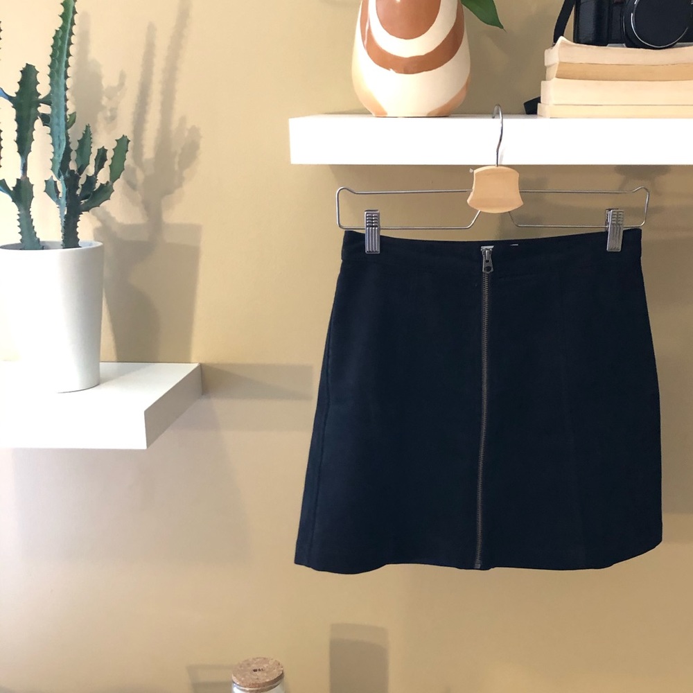 Black Wilfred Suede Zip Front Skirt - Picture 3 of 12